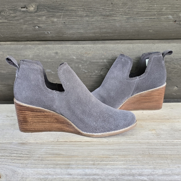 Toms Kallie Gray Suede, Boho-chic Cut-out, Stacked Wedge Comfort Bootie WMS 9W - Picture 5 of 16